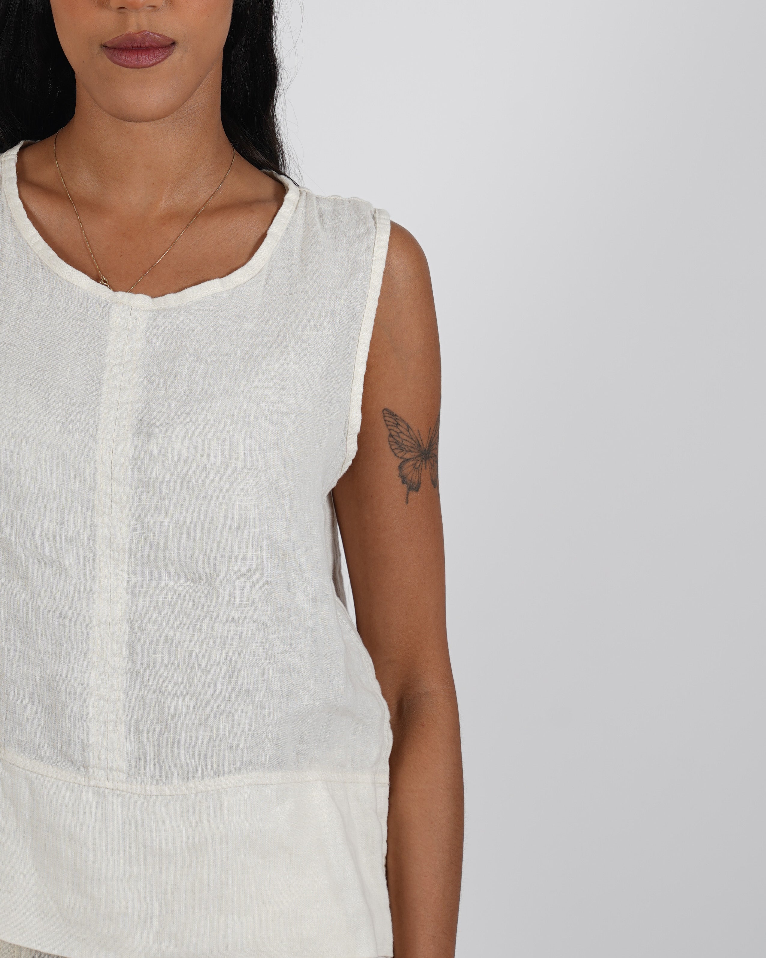 Blusa smanicata girocollo in lino - Logica