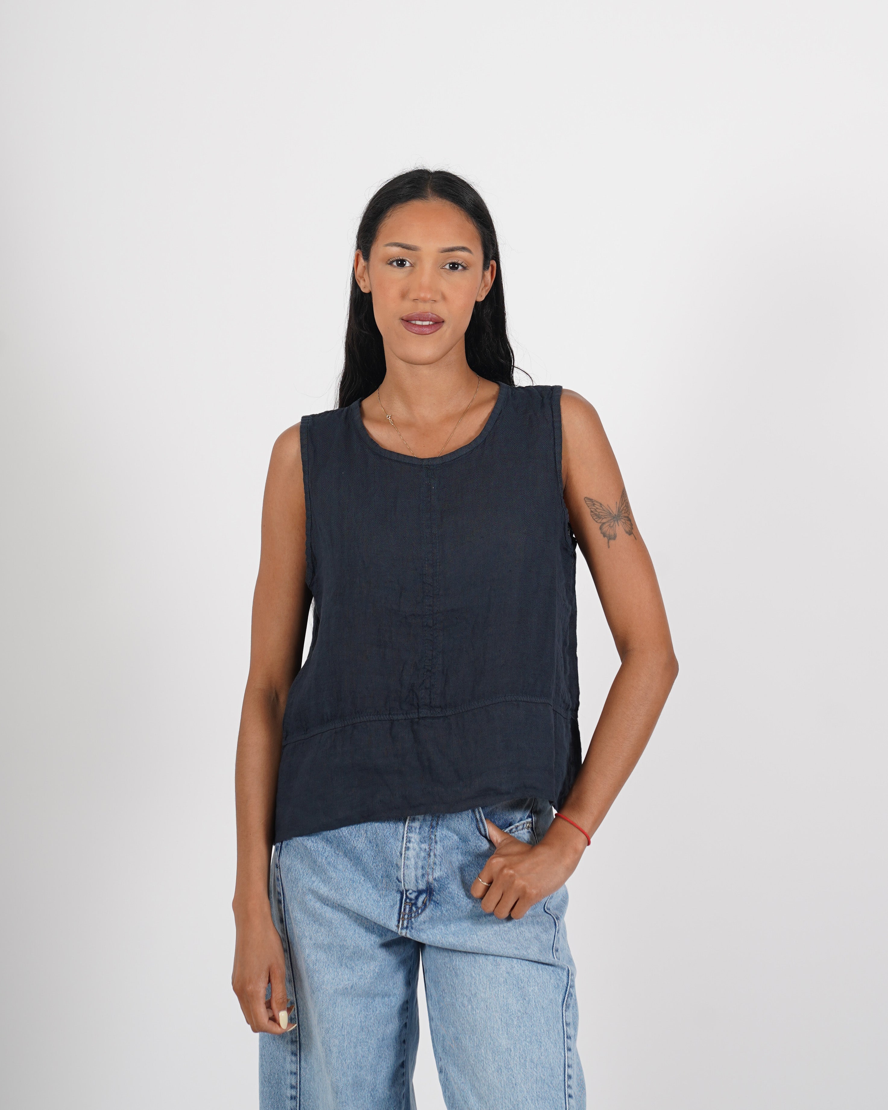 Blusa smanicata girocollo in lino - Logica