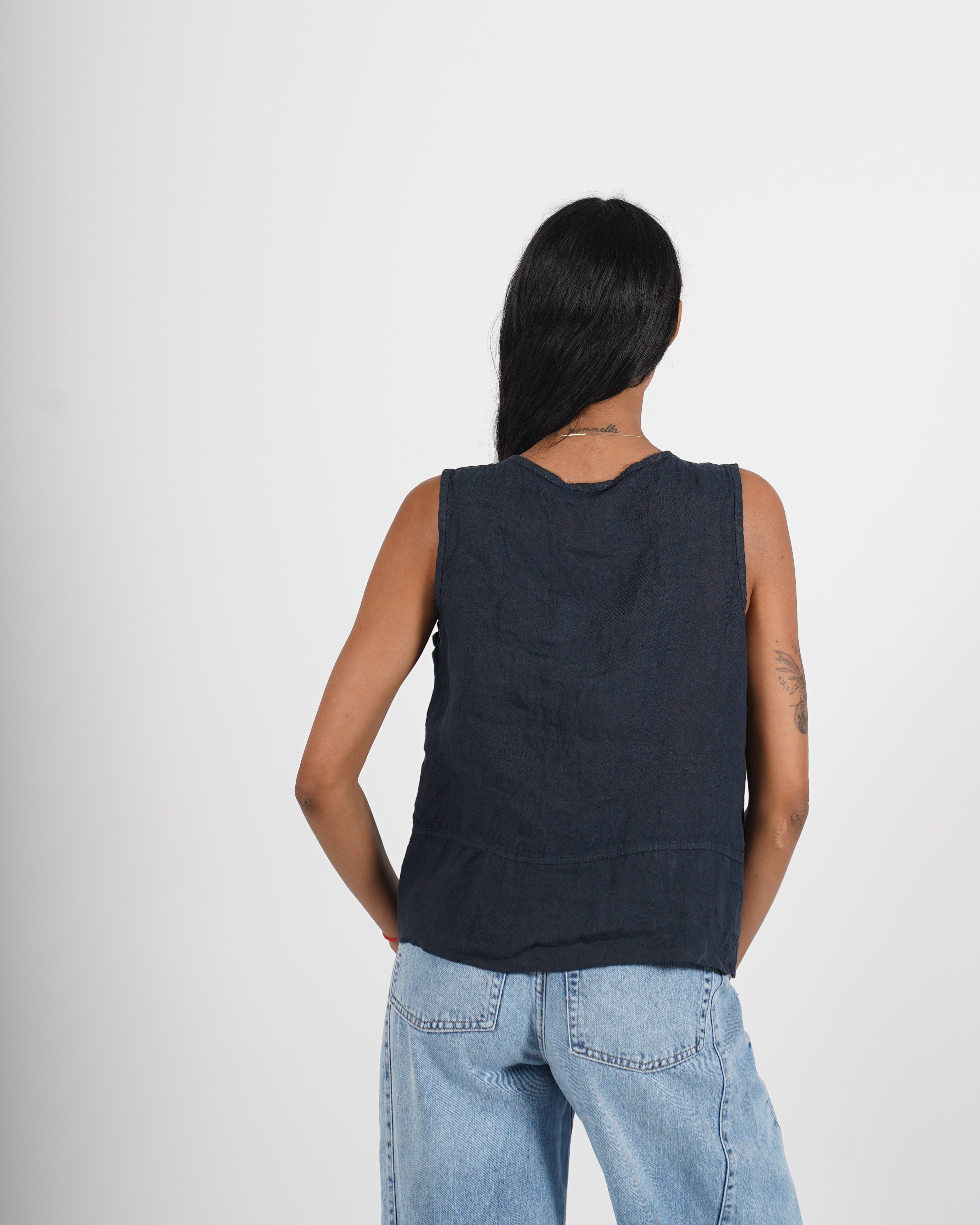 Blusa smanicata girocollo in lino - Logica