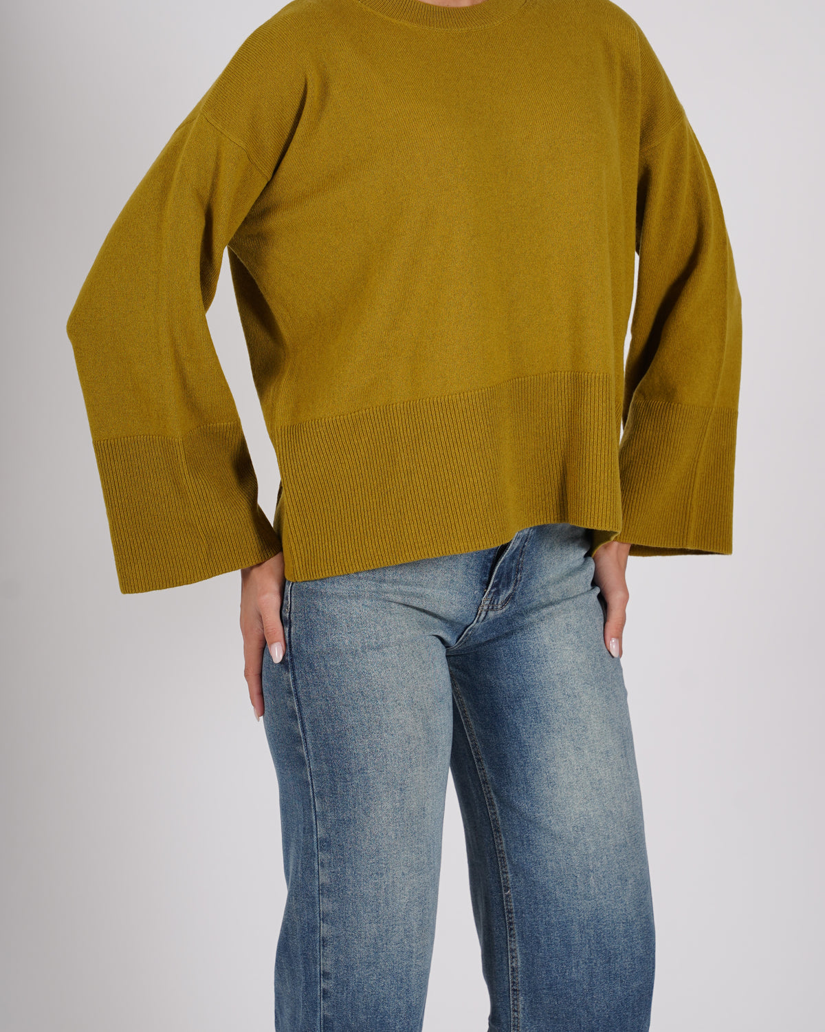 Maglia girocollo in mano lana- Halima