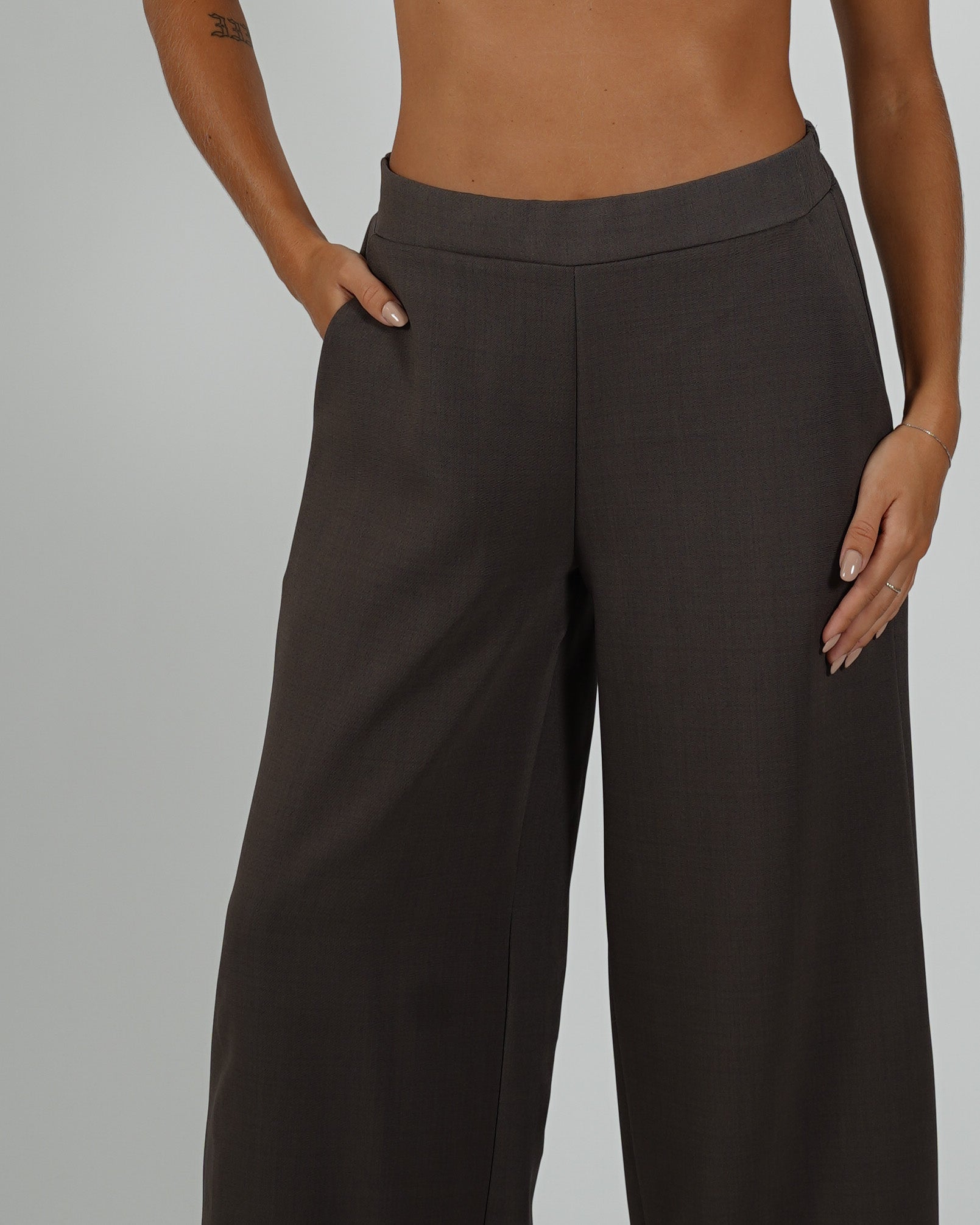 Pantaloni con baschina e gamba larga - Concetta