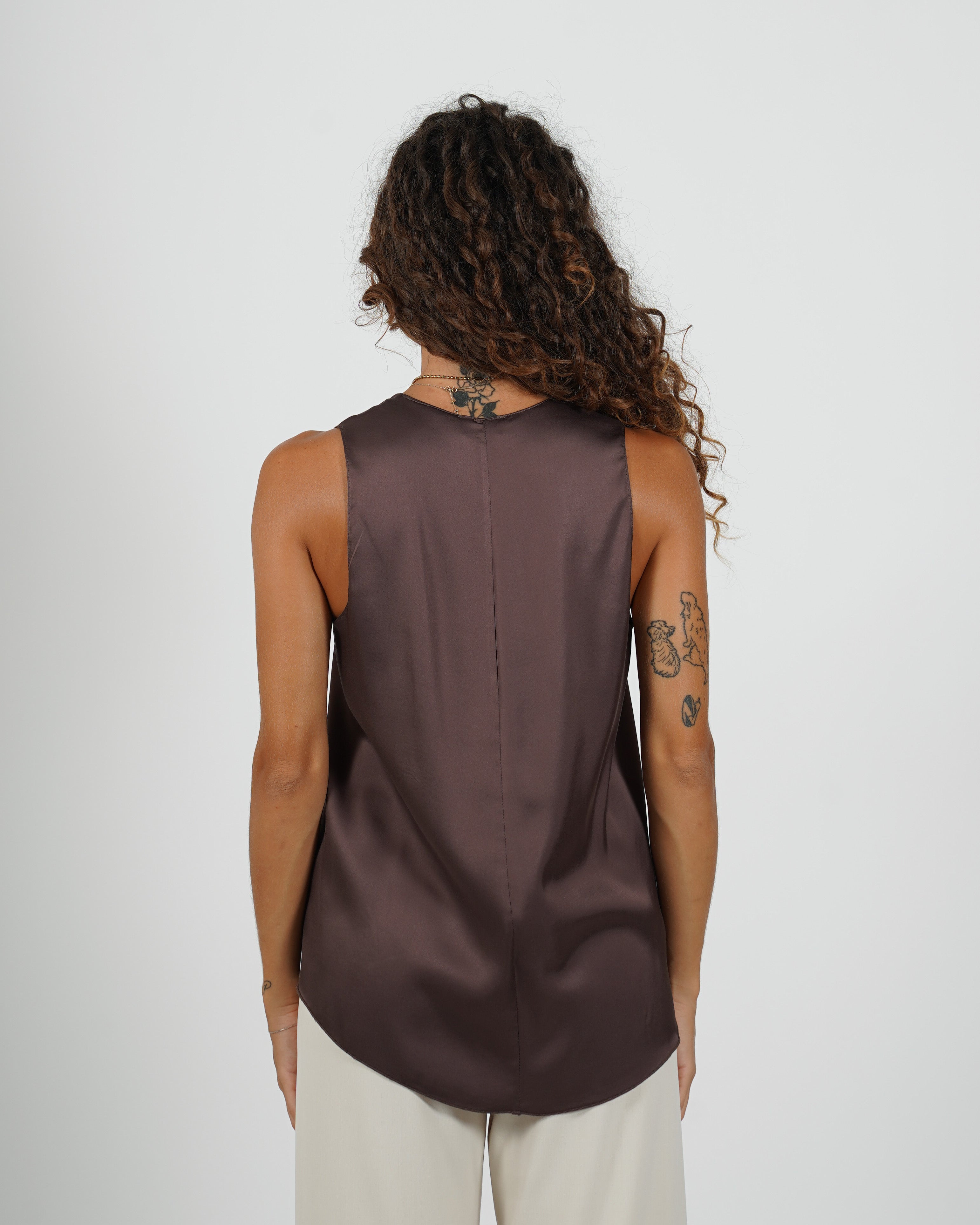 Blusa smanicata scollo a v in raso - Pausini