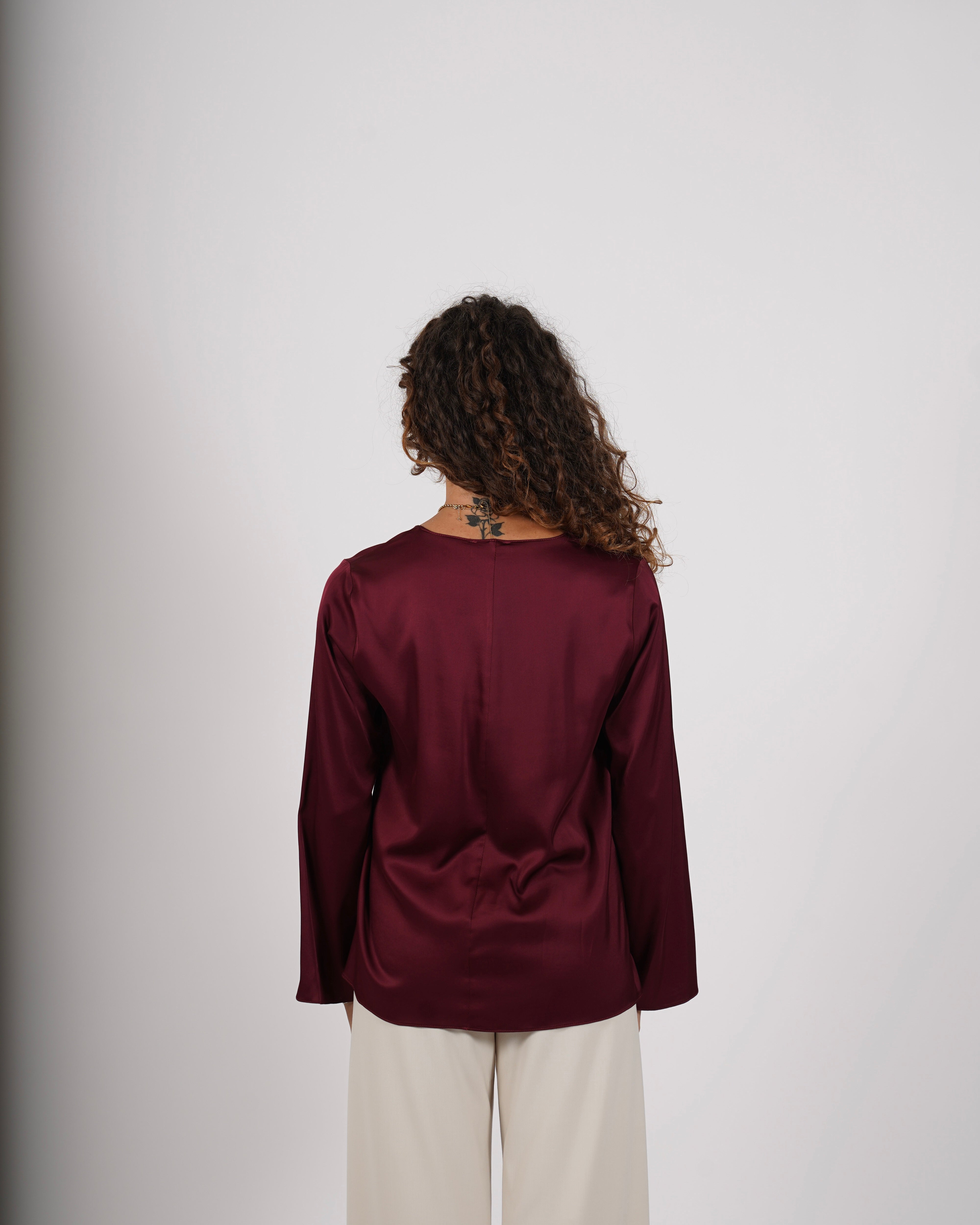 Blusa scollo a v manica lunga in raso - Carrà