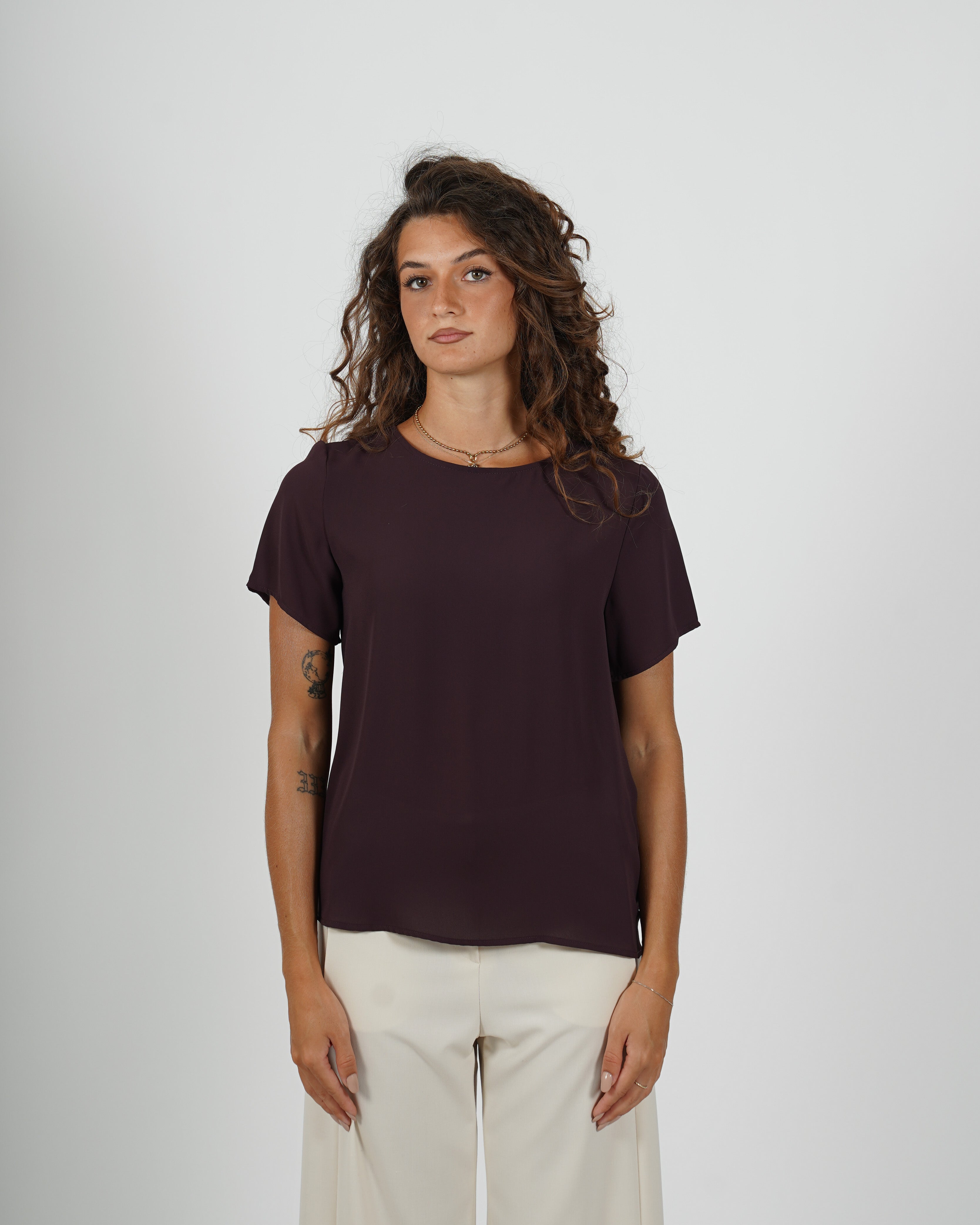 Shirt girocollo con bottoncino sul retro - Althea