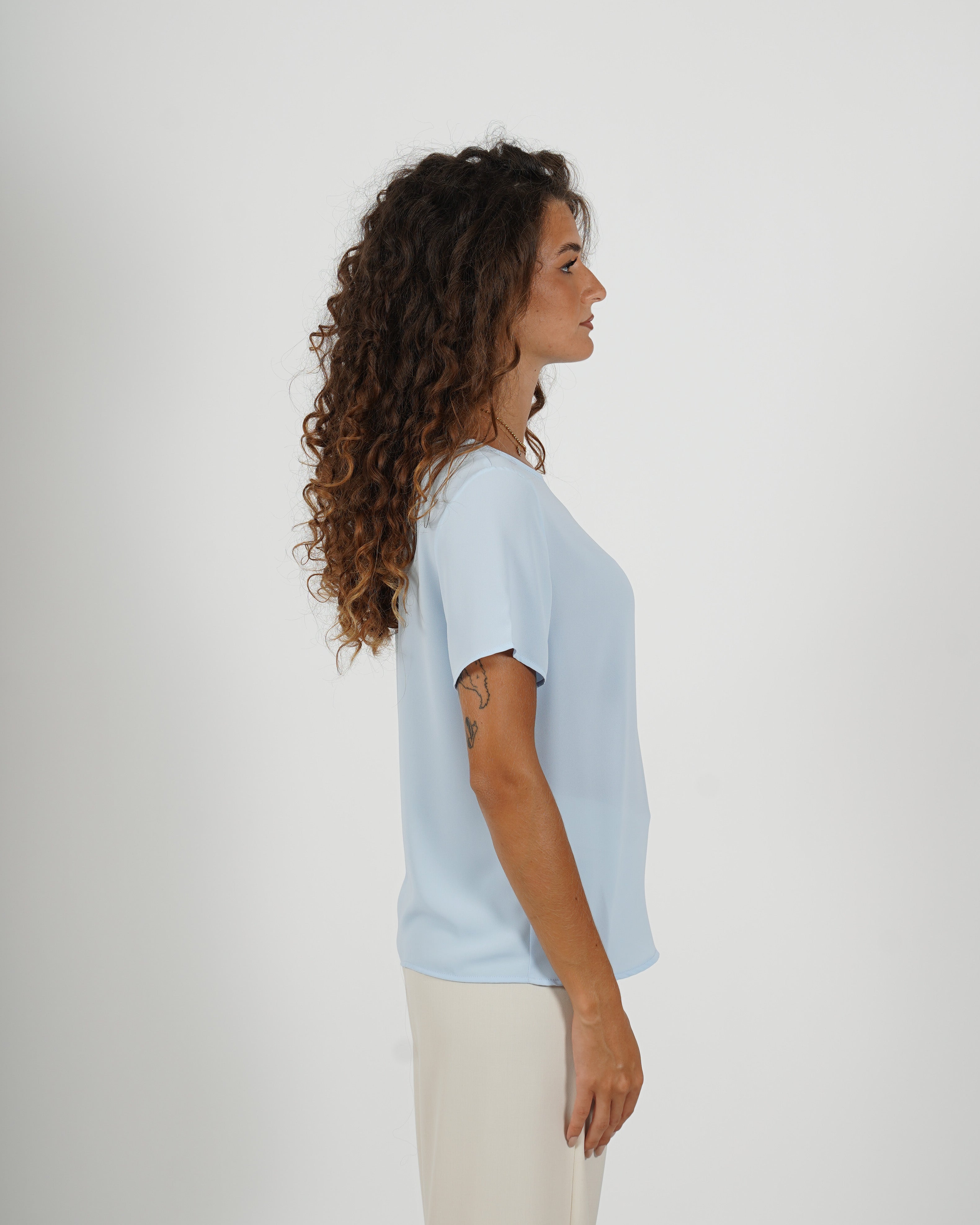 Shirt girocollo con bottoncino sul retro - Althea