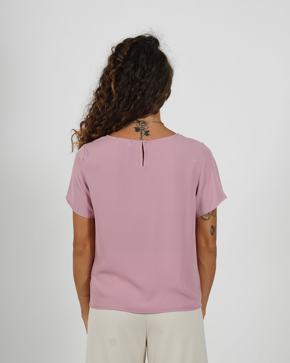 Shirt girocollo con bottoncino sul retro - Althea