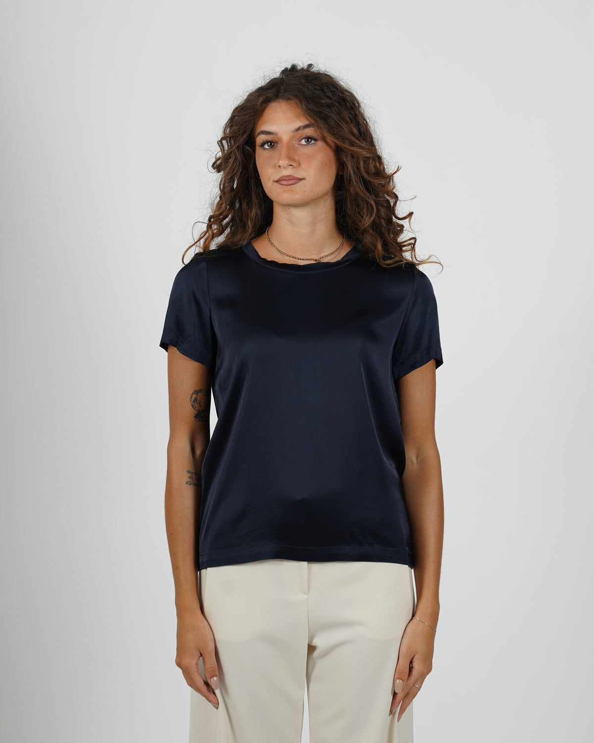 Blusa girocollo mezza manica in raso - Rewill