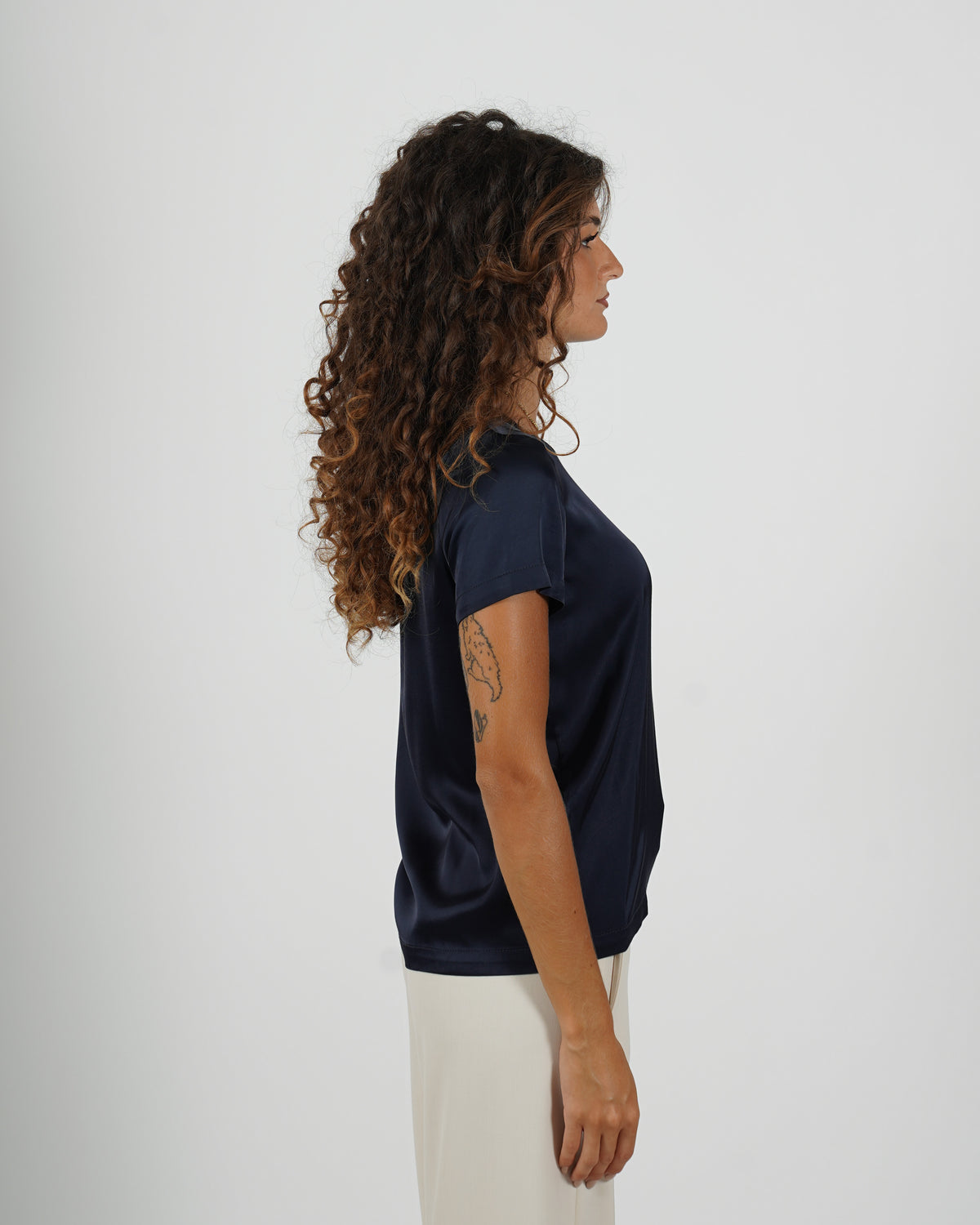 Blusa girocollo mezza manica in raso - Rewill