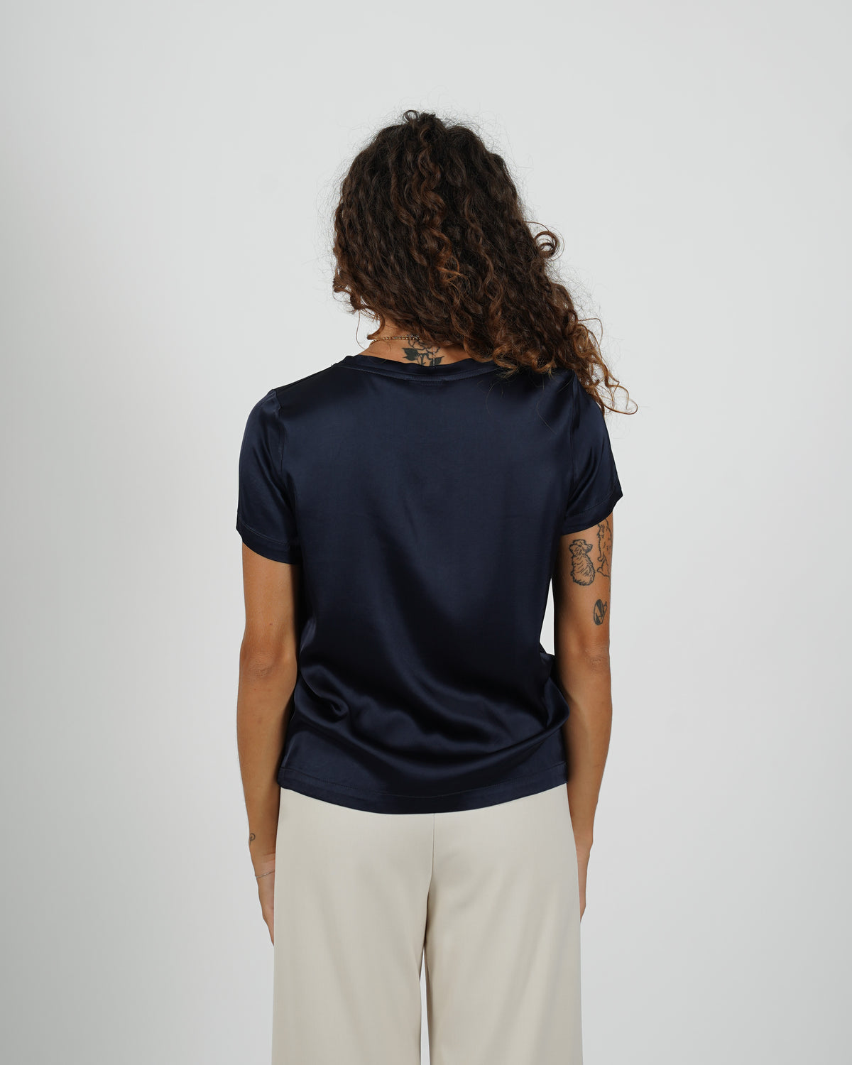 Blusa girocollo mezza manica in raso - Rewill