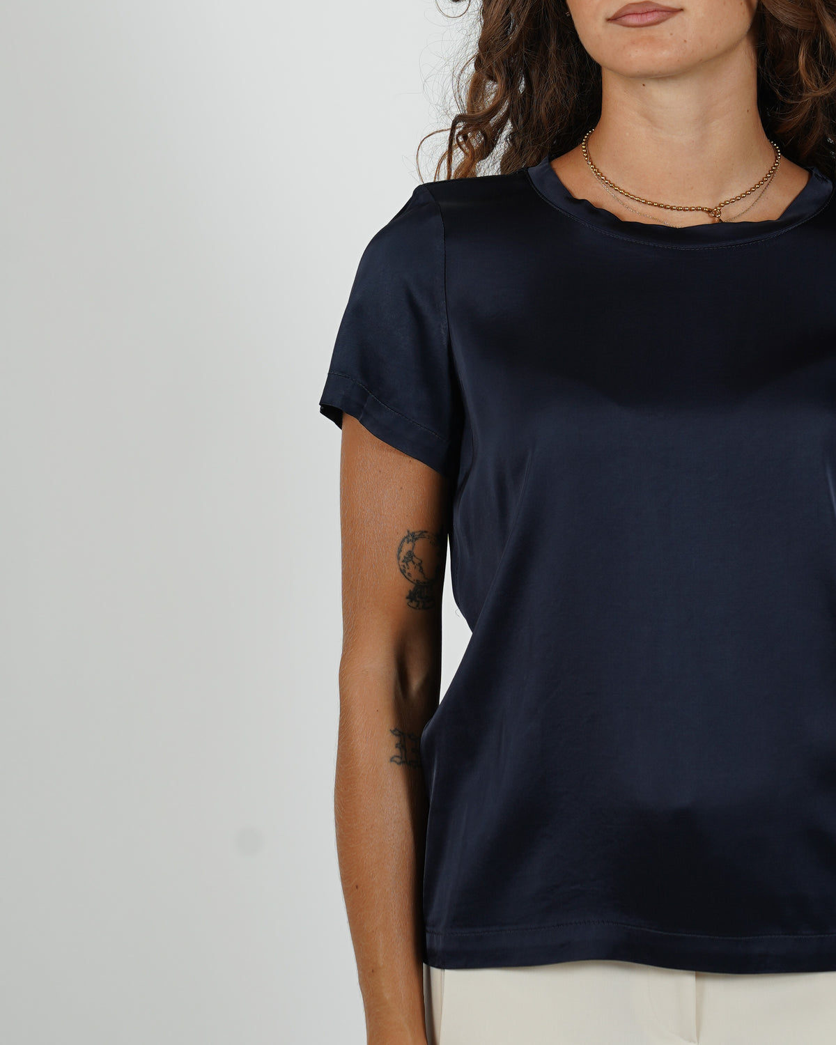 Blusa girocollo mezza manica in raso - Rewill
