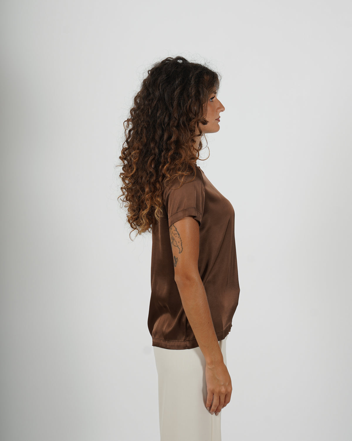 Blusa girocollo mezza manica in raso - Rewill