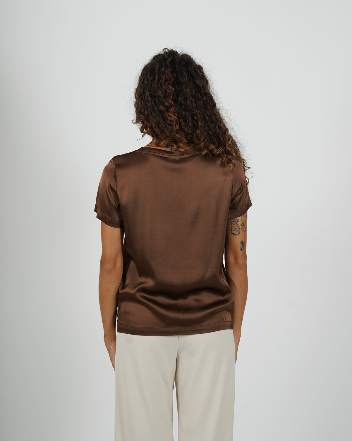 Blusa girocollo mezza manica in raso - Rewill