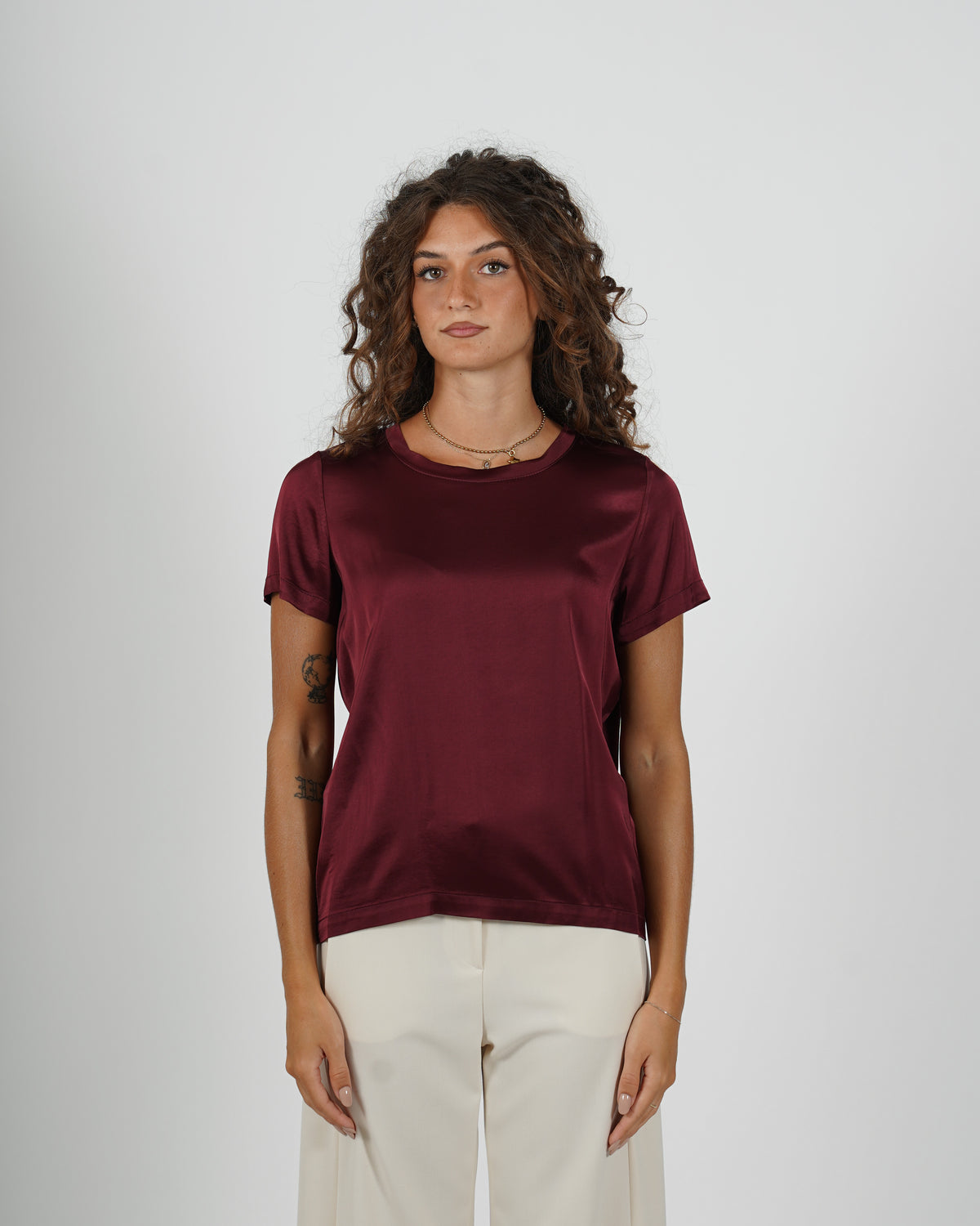 Blusa girocollo mezza manica in raso - Rewill