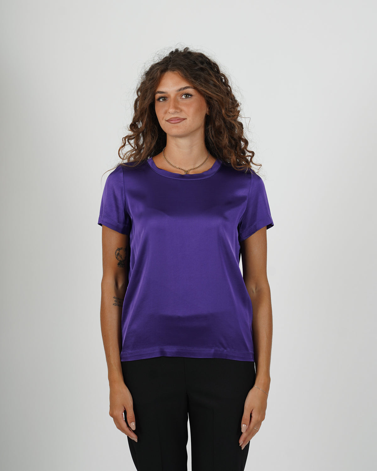 Blusa girocollo mezza manica in raso - Rewill
