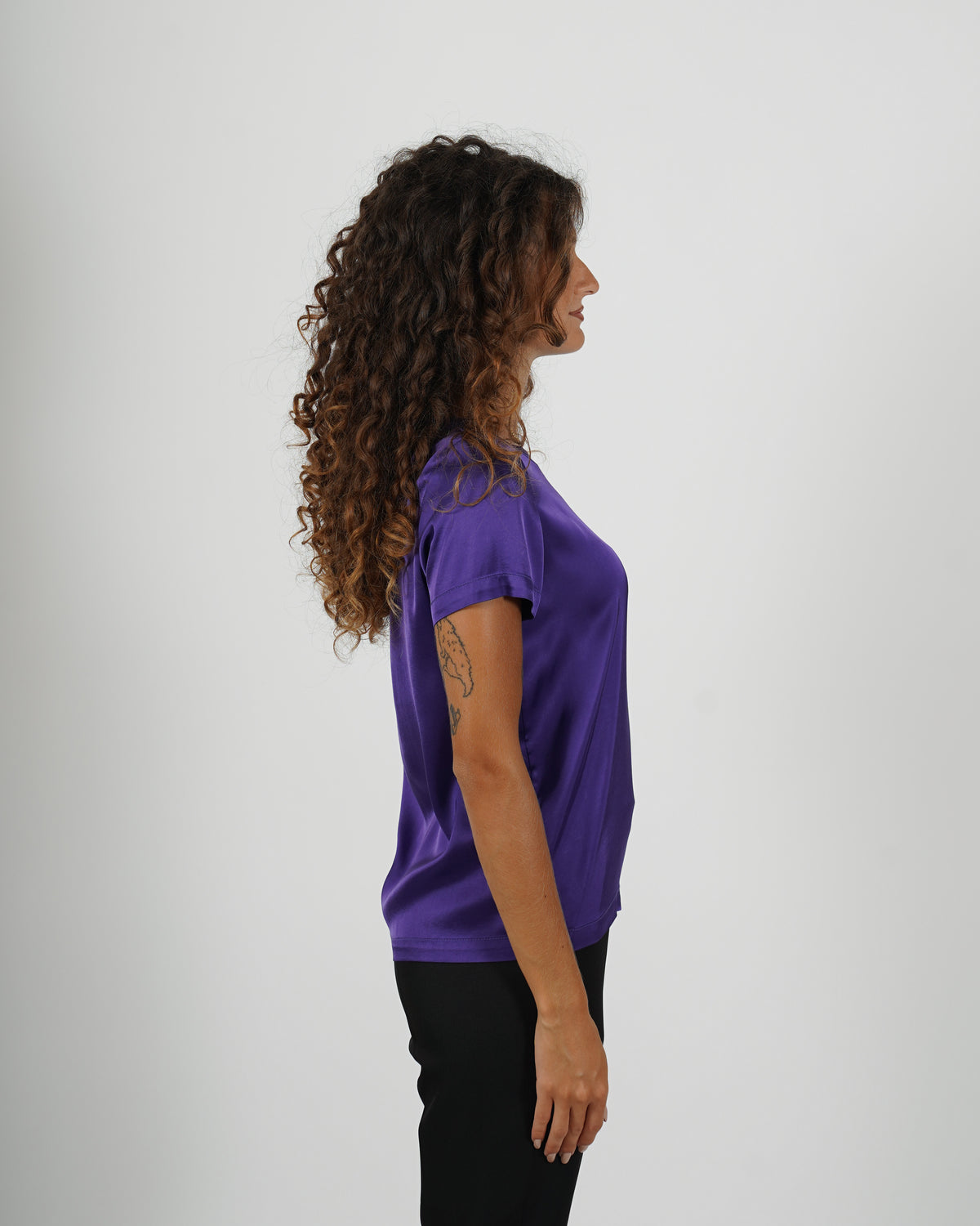 Blusa girocollo mezza manica in raso - Rewill