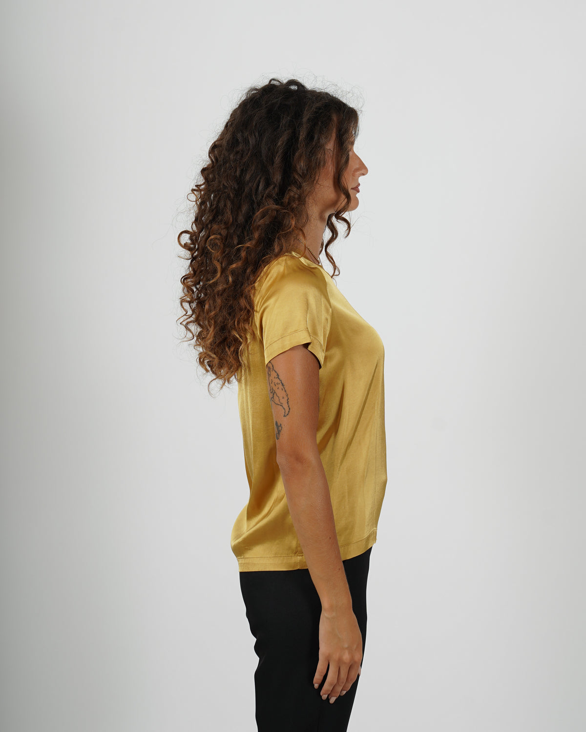 Blusa girocollo mezza manica in raso - Rewill