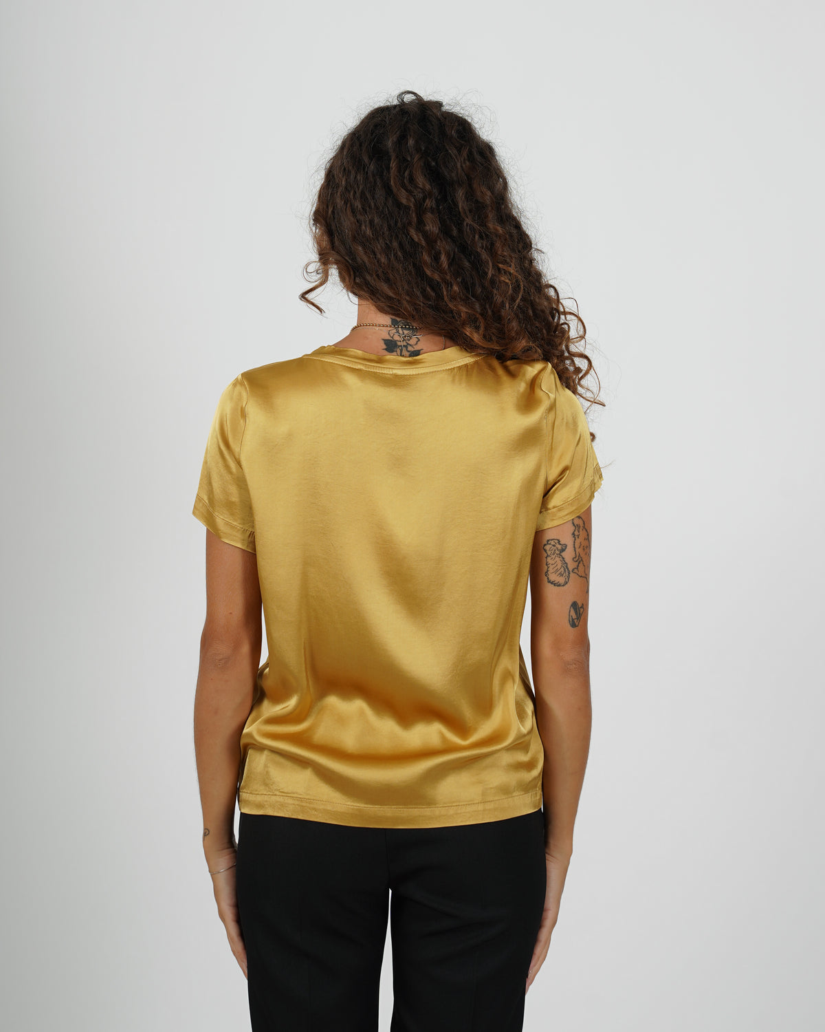 Blusa girocollo mezza manica in raso - Rewill