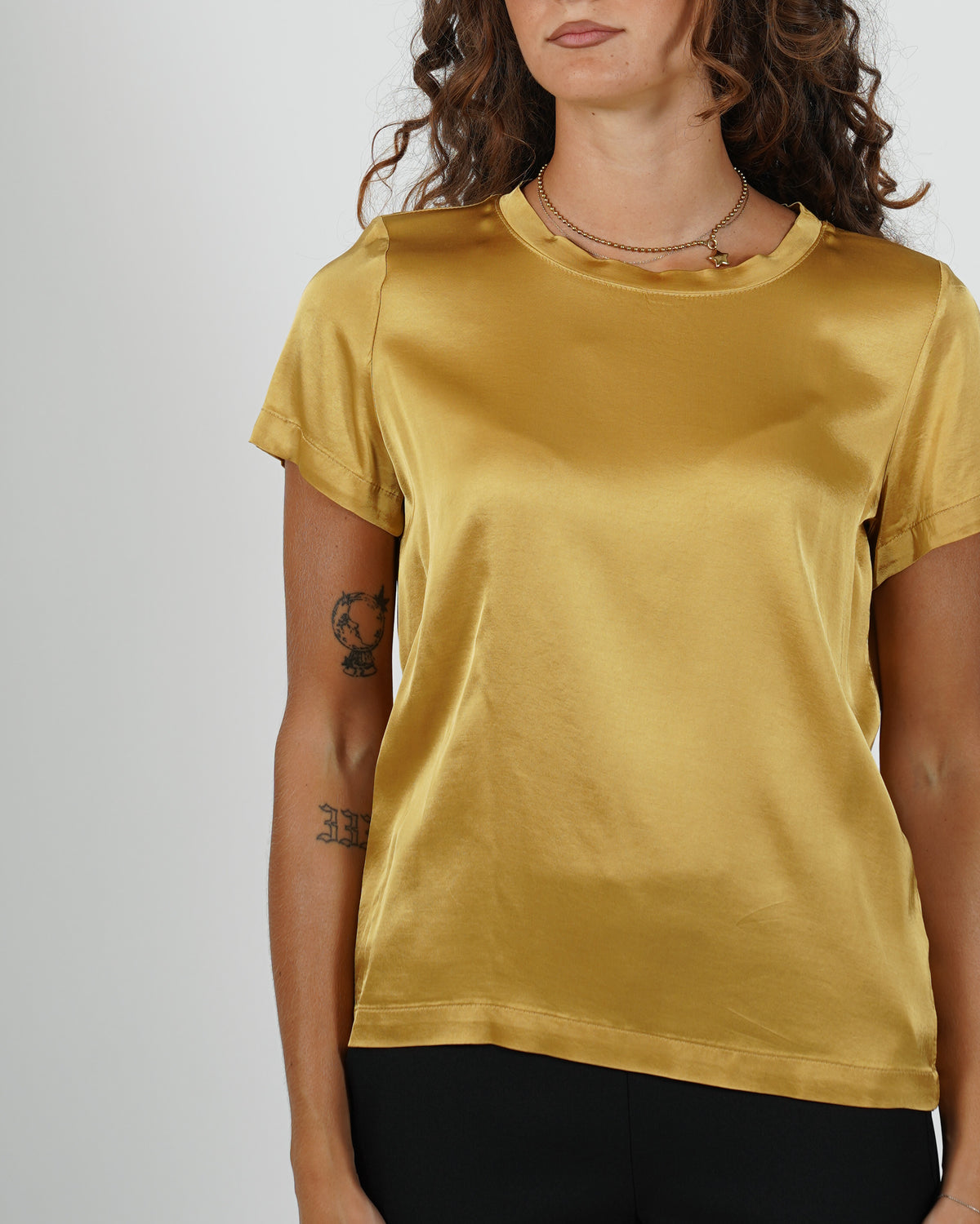 Blusa girocollo mezza manica in raso - Rewill