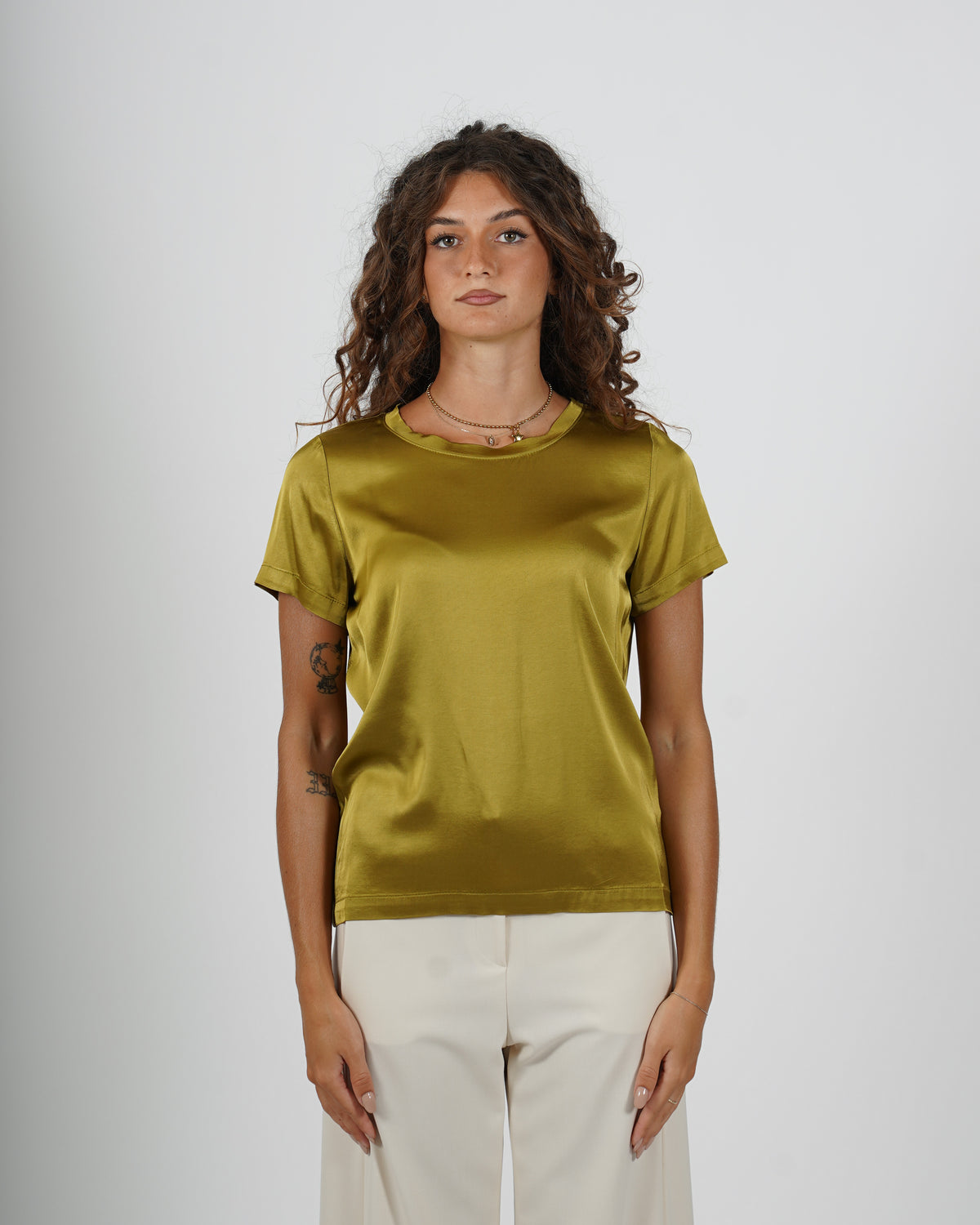 Blusa girocollo mezza manica in raso - Rewill