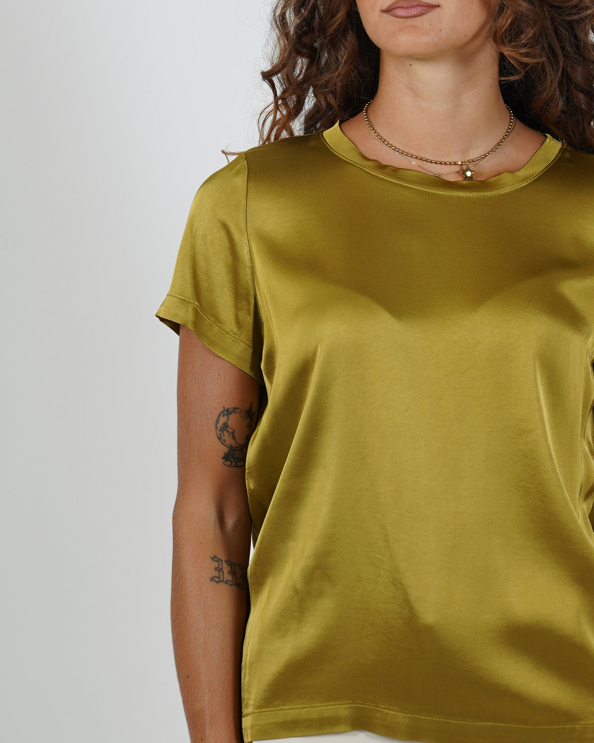 Blusa girocollo mezza manica in raso - Rewill