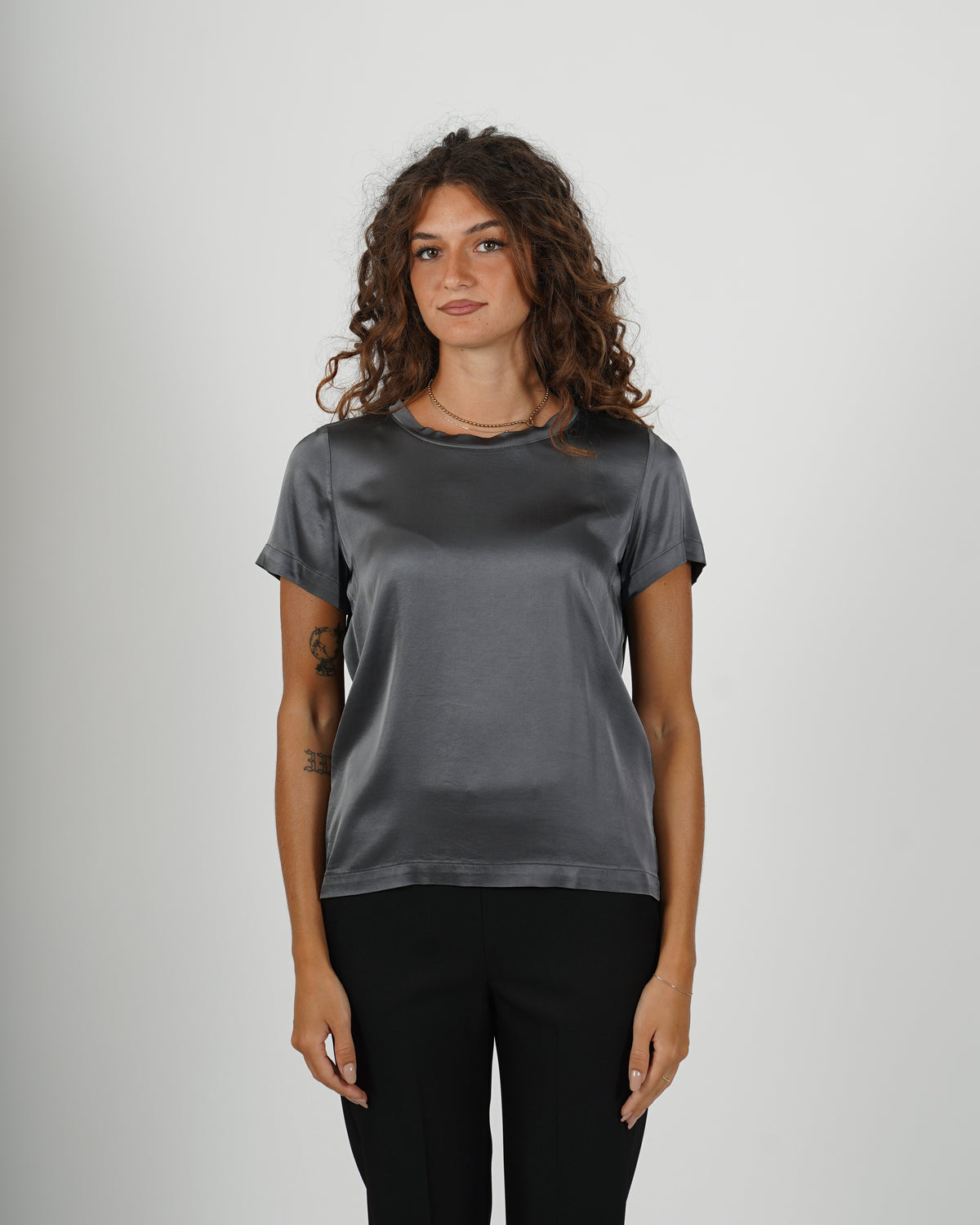 Blusa girocollo mezza manica in raso - Rewill