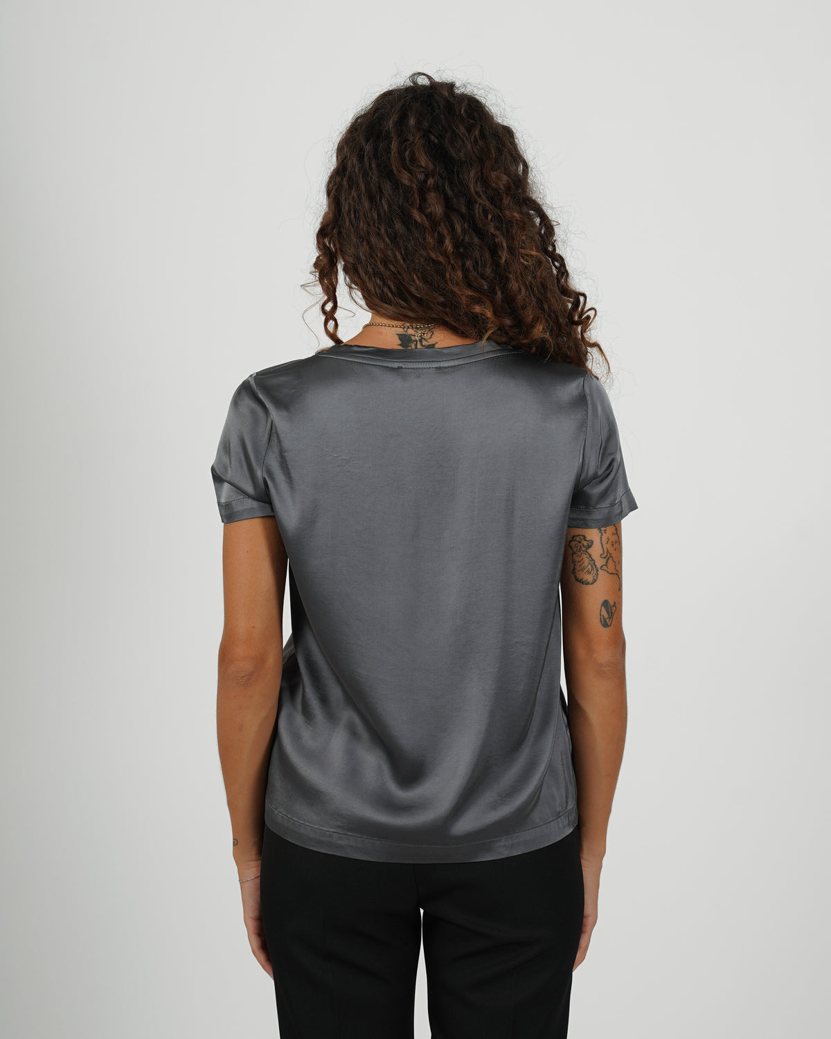 Blusa girocollo mezza manica in raso - Rewill