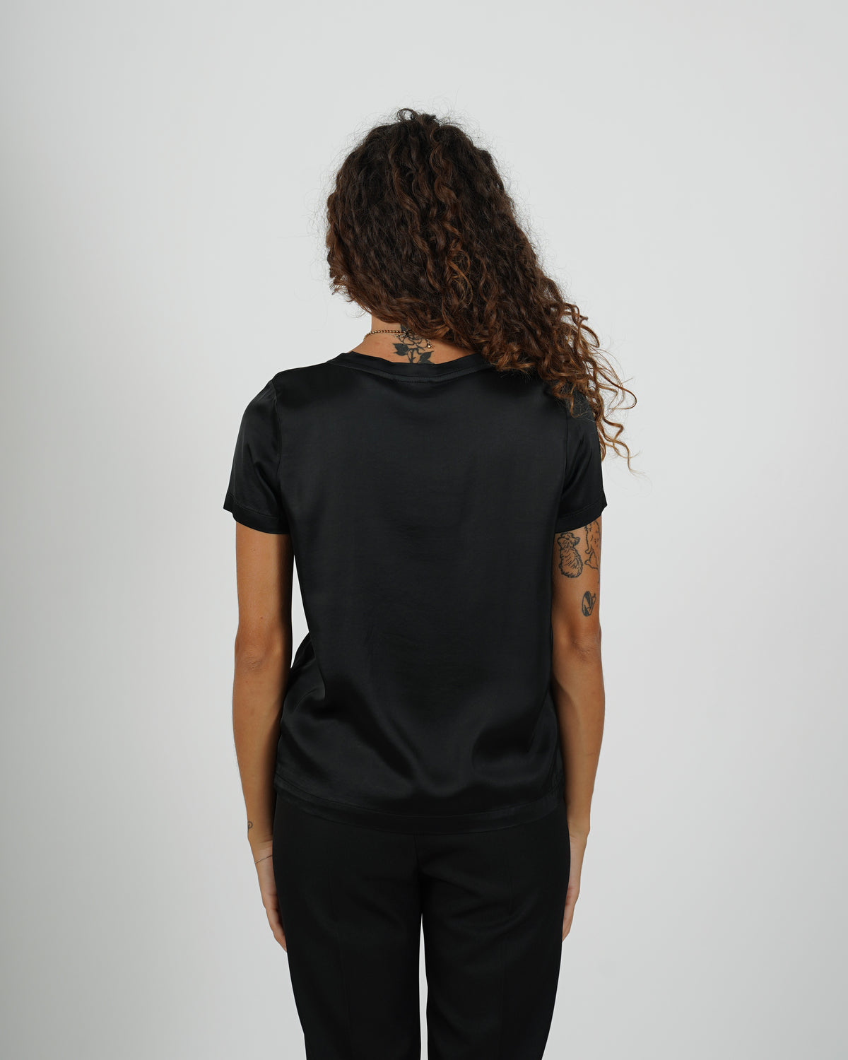 Blusa girocollo mezza manica in raso - Rewill