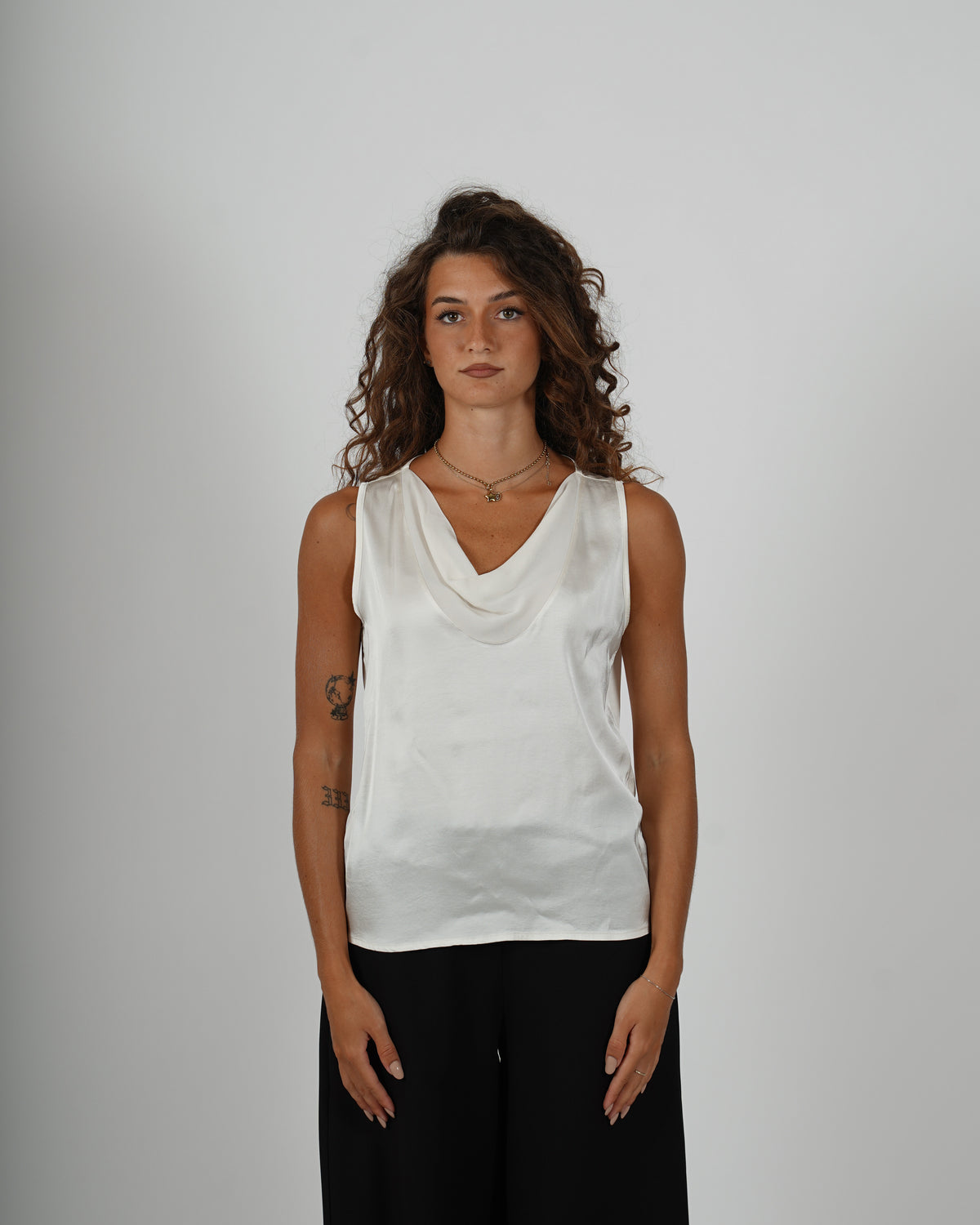 Blusa smanicata scollo a gronda - Sapienza