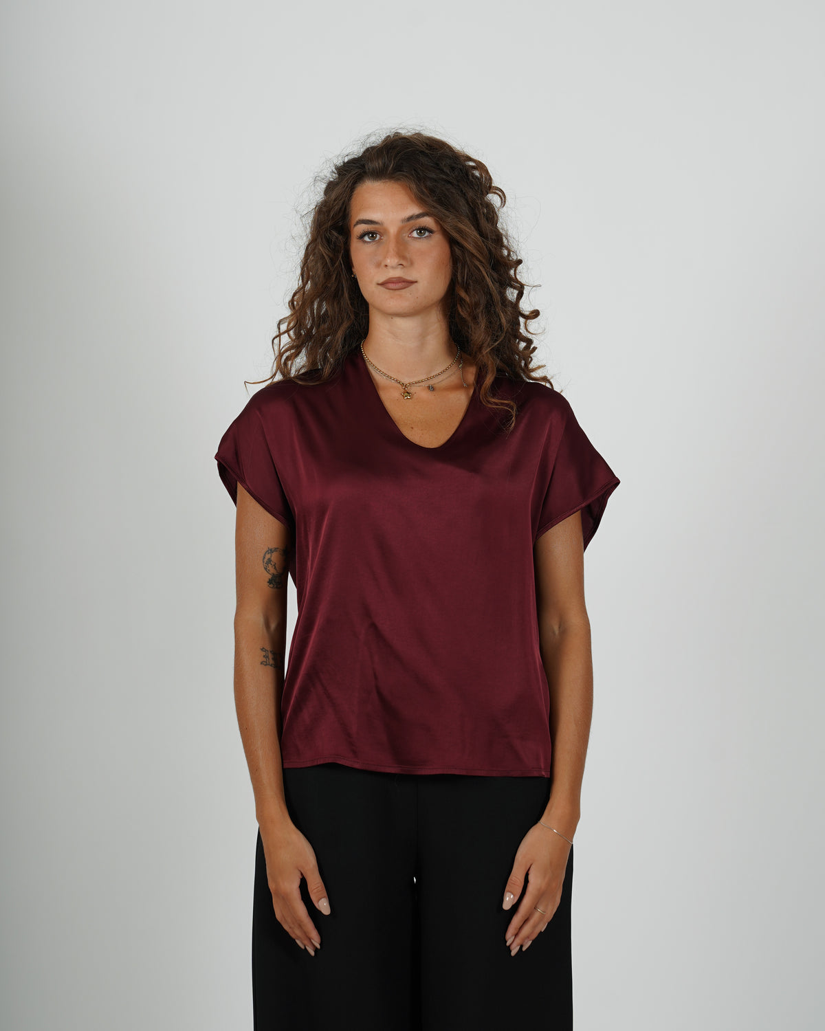 Blusa scolla a v in mano raso - Pistoia