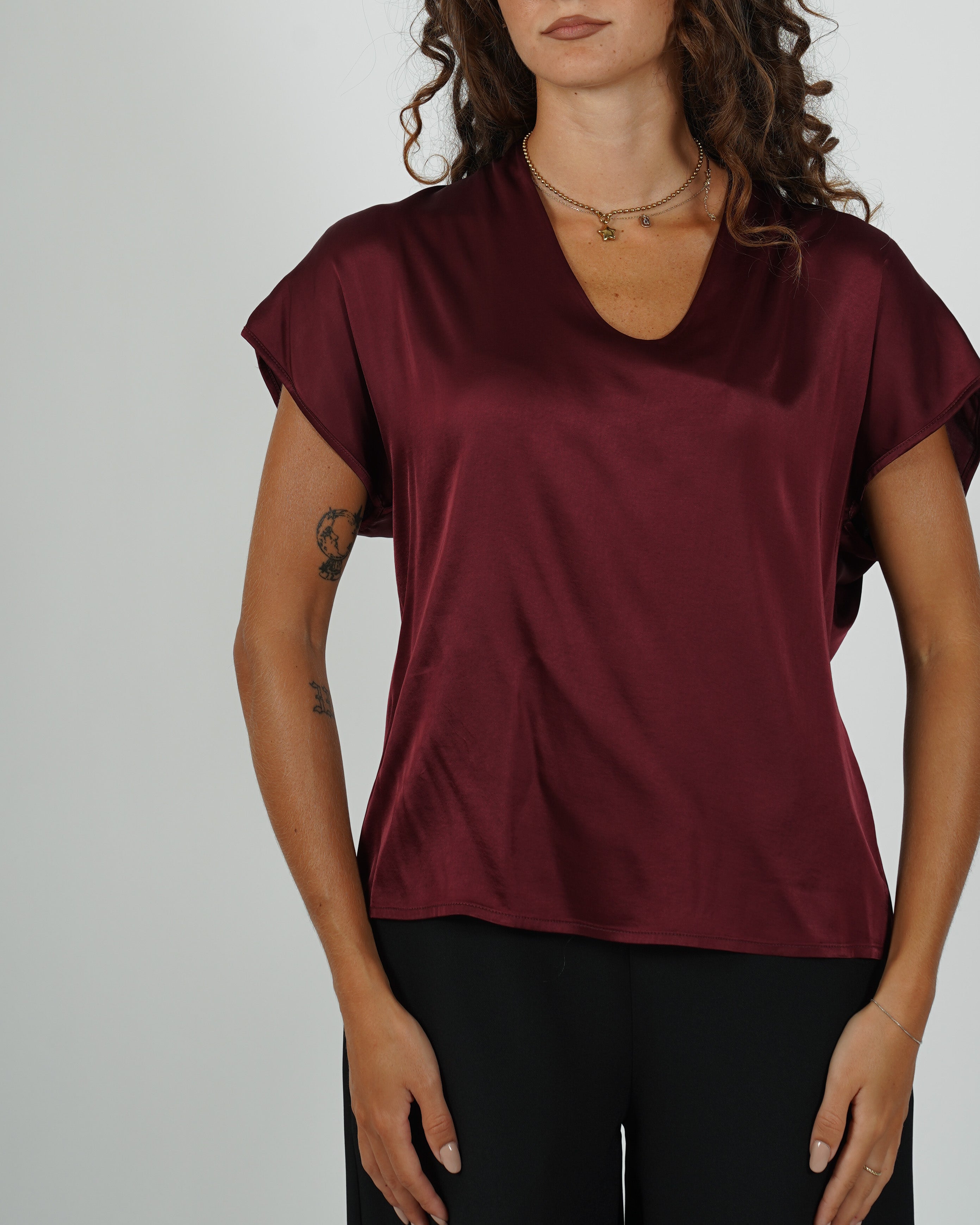 Blusa scolla a v in mano raso - Pistoia