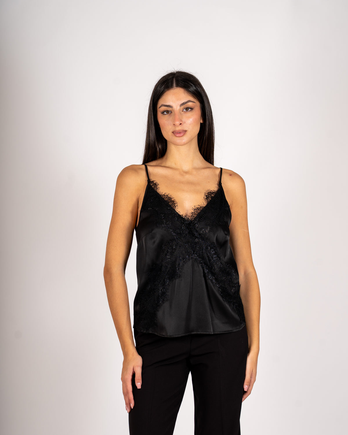Top con pizzo macramè in mano raso - Appannata