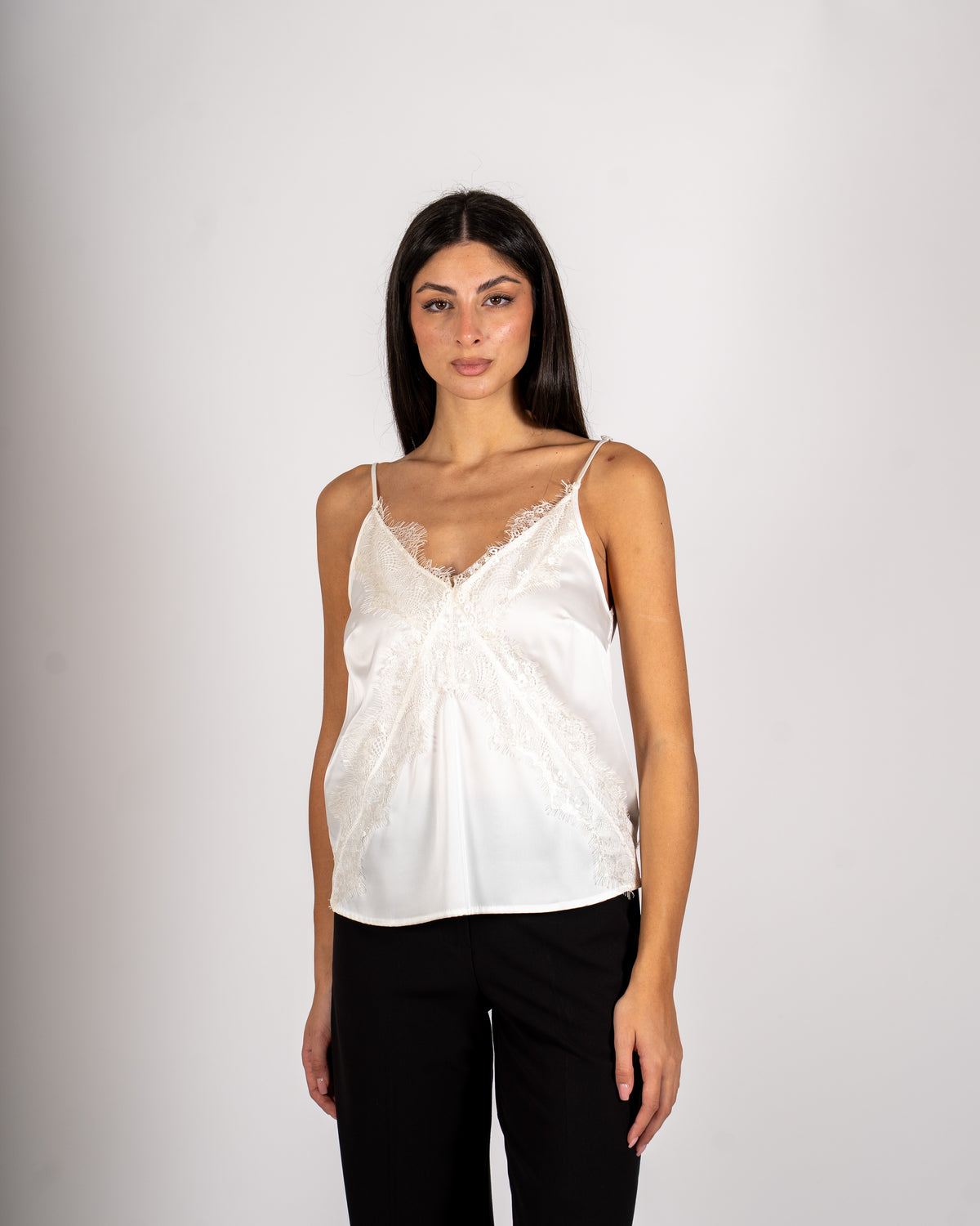 Top con pizzo macramè in mano raso - Appannata