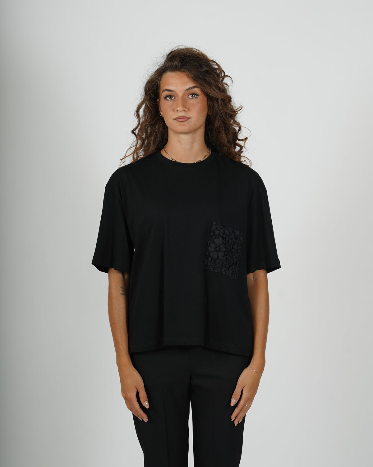 Shirt gircollo con tasca in pizzo macramè - Unica