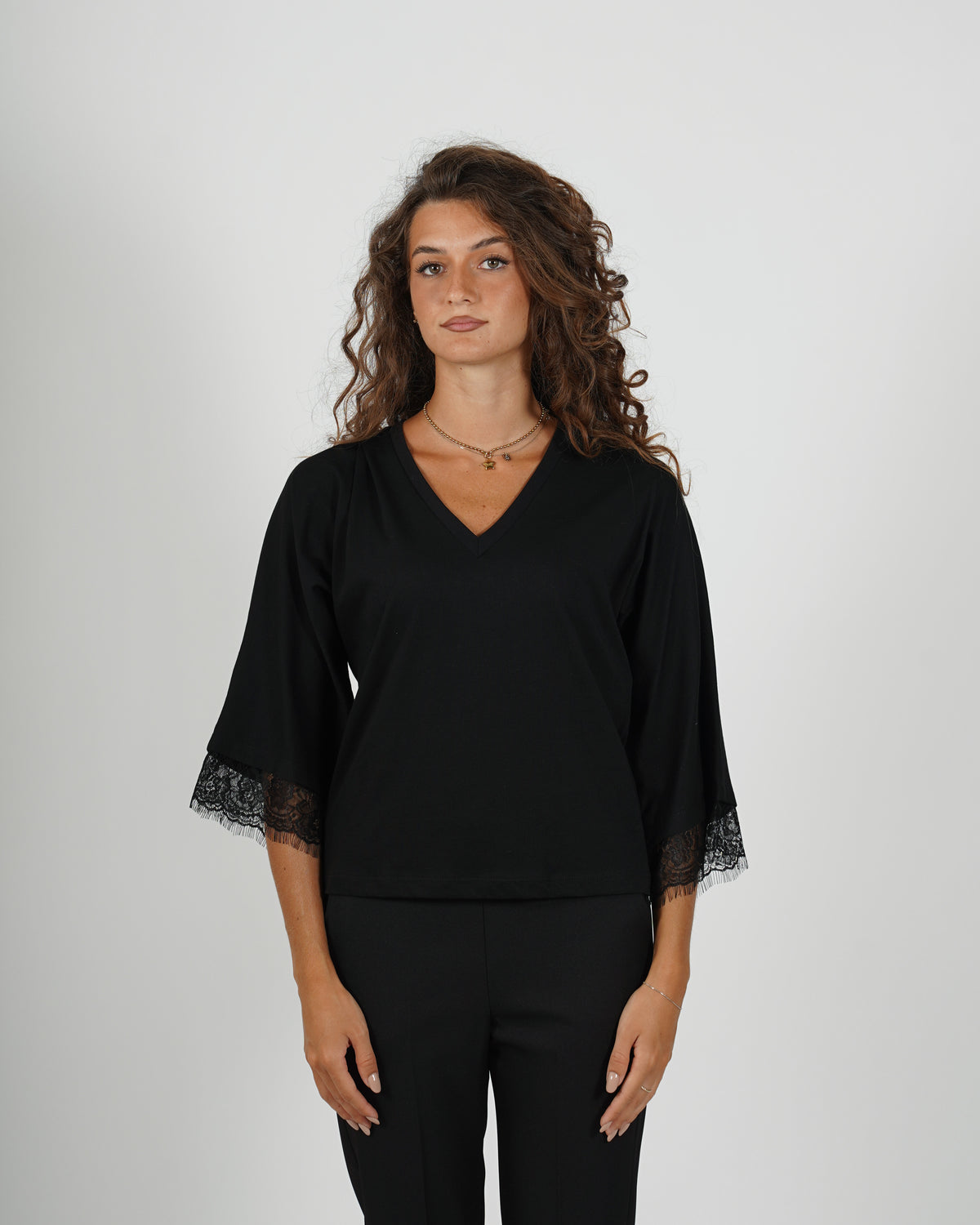 Shirt scollo a v con dettaglio su manica 3/4 - Bionica