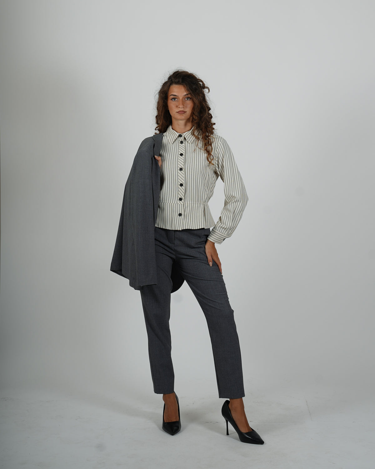 Pantaloni regular fit in frescolana - Aremogna