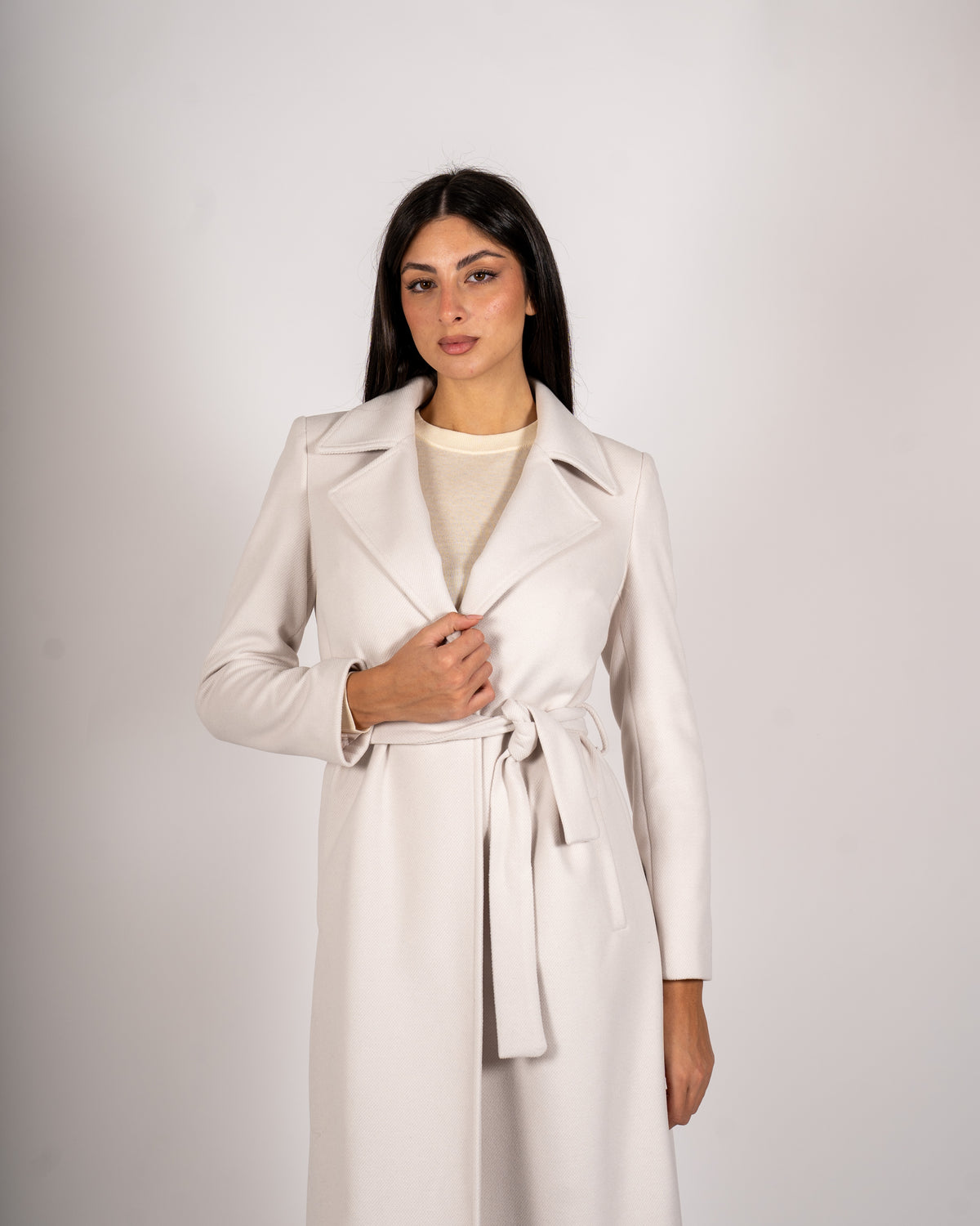Cappotto lungo con cintura rimovibile, tasche a filo e spalla costruita - Alfa