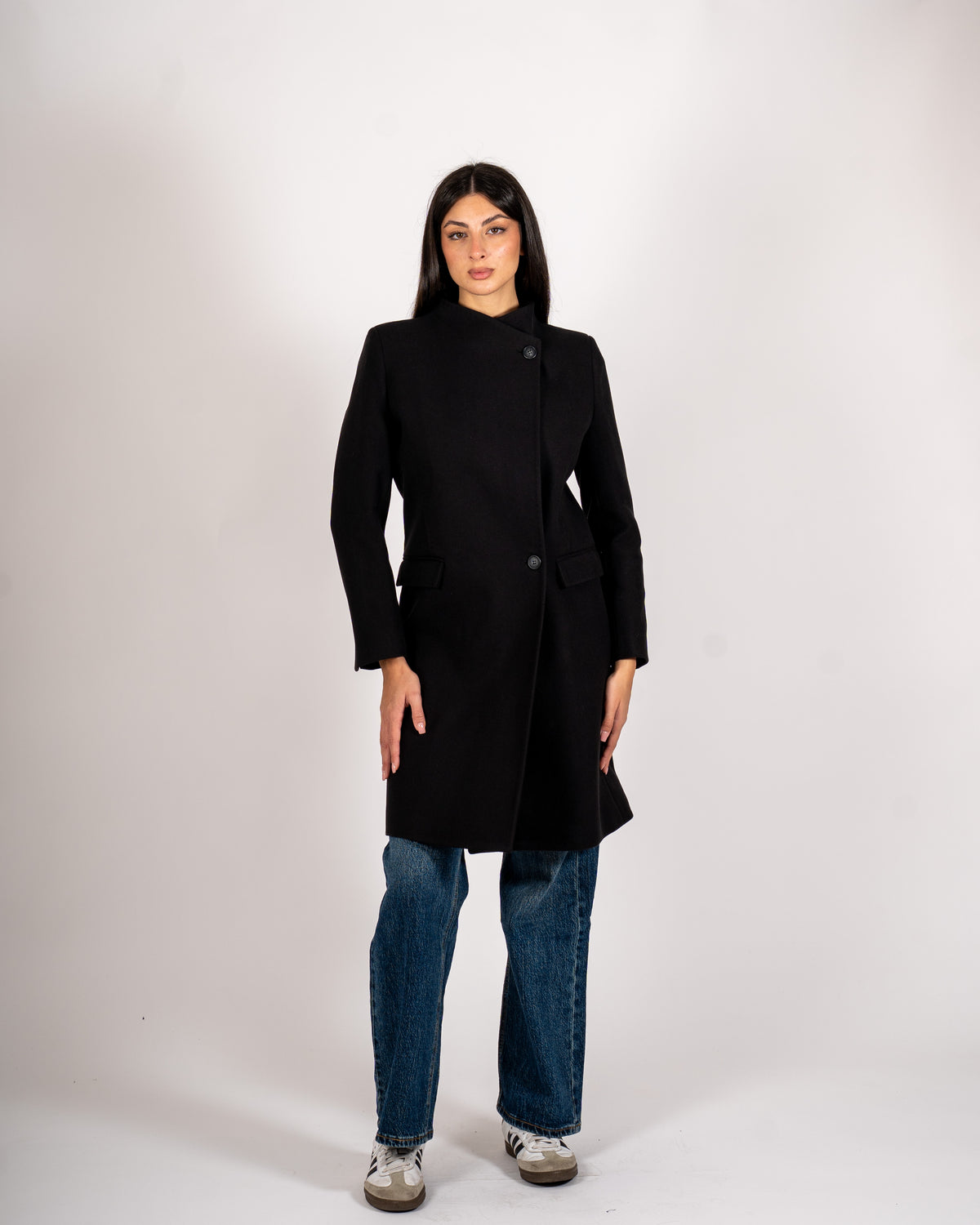 Cappotto monopetto con chiusura trasversale in mano lana - Ariele