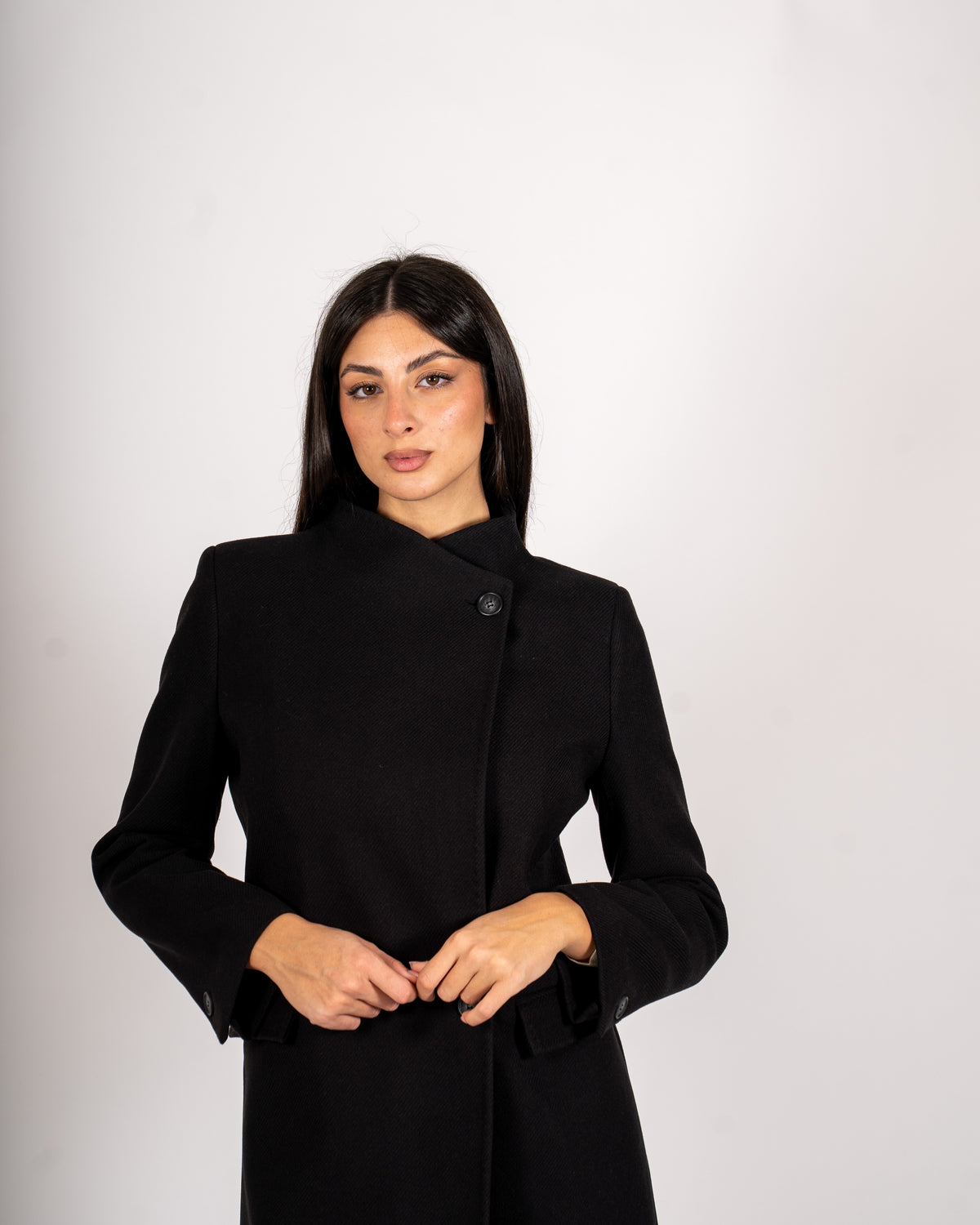 Cappotto monopetto con chiusura trasversale in mano lana - Ariele