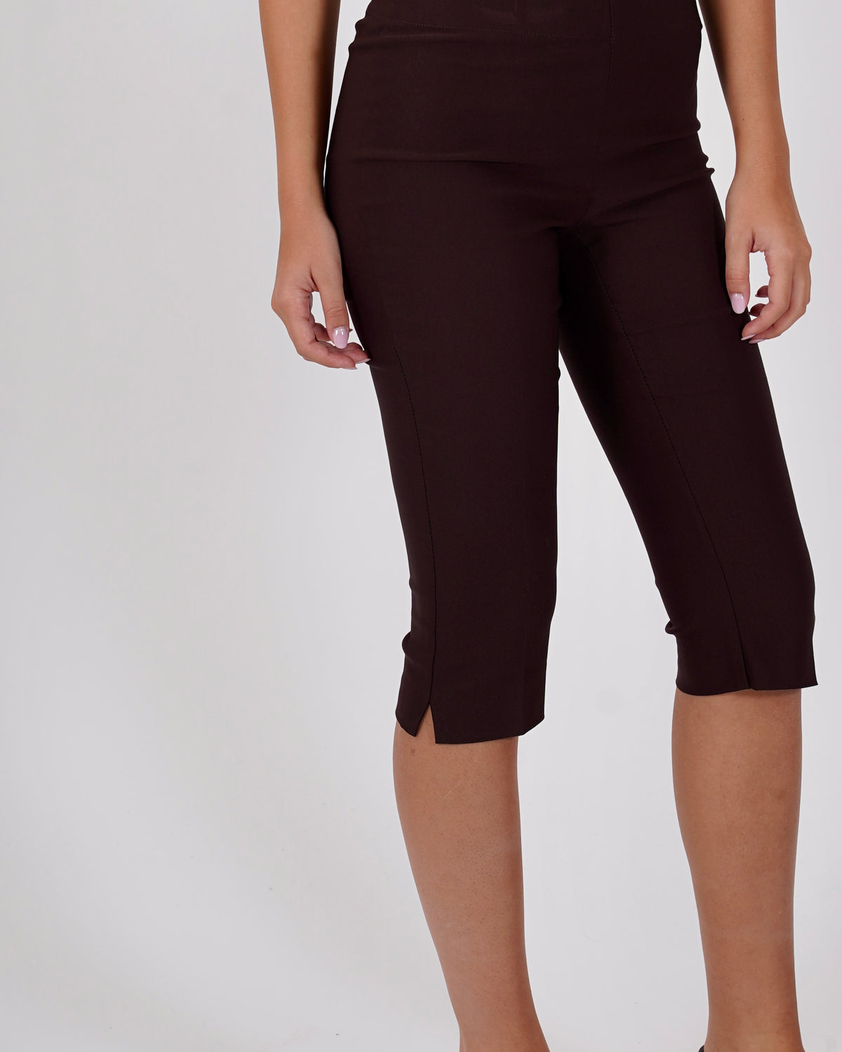 Pantaloni capri con spacco laterale - Attila